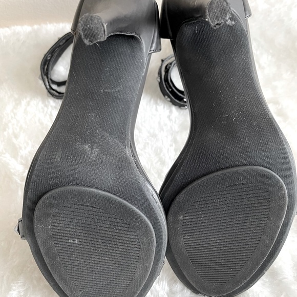 4“ HIGH HEELS - Picture 4 of 5